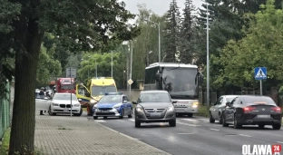 Zderzenie dwóch samochodów osobowych na Sikorskiego