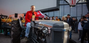 Wyjątkowa licytacja w Muzeum Motoryzacji WENA. Ciągnik Ferguson sprzedany za rekordową kwotę!