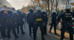 Policjanci zabezpieczali oławski mecz