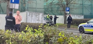 Pociął swoje ciało i przyłożył kawałek szkła do szyi. Akcja policji na Placu Zamkowym