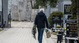 Firma Jaśnikowskich wraca do zarządzania cmentarzami w Oławie