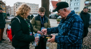 Oława gra z WOŚP! Trwa 33. finał na oławskim Rynku