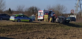 Uwaga kierowcy! Zderzenie dwóch samochodów na skrzyżowaniu