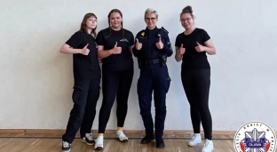 Uczniowie zaliczyli test sprawności fizycznej do policji