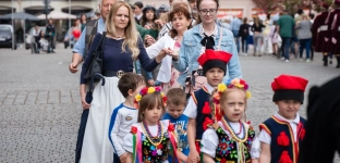 Muzycznie i tanecznie w sercu Oławy z okazji uchwalenia Konstytucji 3 Maja