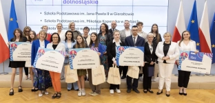Międzypokoleniowy sukces szkoły z Marcinkowic i nagroda główna w ogólnopolskim konkursie