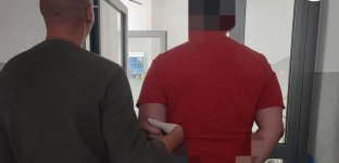 Brutalnie pobił, groził nożem i okradł. Mężczyzna z Oławy zatrzymany