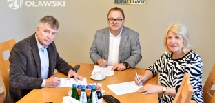 Umowa dotacji podpisana. Samorządy wspierają modernizację szpitala w Oławie