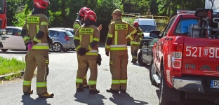Alarm w Oławie. Służby sprawdzają samochód dostawczy