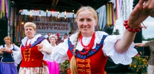Kolorowe stroje, tańce i śpiewy, czyli Biskupicki Złoty Kłos [ZDJĘCIA]