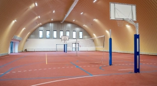 Nowoczesna hala sportowa już po odbiorach, jest gotowa do użytku!