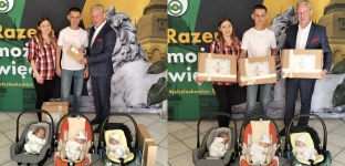 Potrójne szczęście w Jelczu-Laskowicach! Burmistrz oficjalnie powitał trojaczki
