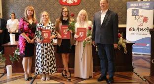 Oławskie nauczycielki z awansami zawodowymi