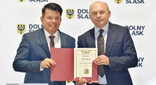Duże dofinansowanie na modernizację boiska piłkarskiego w Oławie