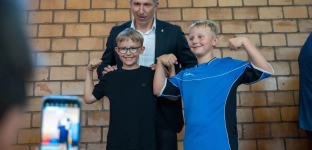 Sławomir Szmal odwiedził powiat i spotkał się z młodymi szczypiornistami [ZDJĘCIA]