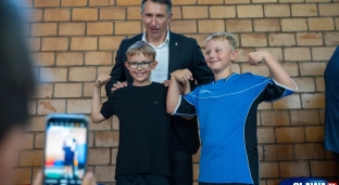 Sławomir Szmal odwiedził powiat i spotkał się z młodymi szczypiornistami [ZDJĘCIA]