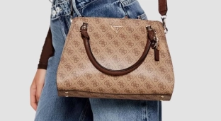 Najpopularniejsze kolekcje torebek Guess: które są najbardziej rozpoznawalne?