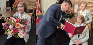 Wyjątkowy jubileusz w ratuszu. 100-letnia mieszkanka Oławy z wizytą u burmistrza