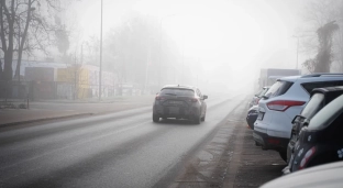 Mgliście na drodze? Pamiętaj o kilku zasadach