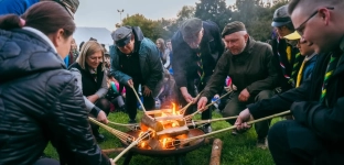 Harcerze z Oławy rozpoczęli Jubileuszowy Zlot od uroczystego ogniska