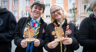Uroczysty apel Hufca ZHP - odznaczenia dla instruktorów i przyjaciół harcerstwa [ZDJĘCIA]