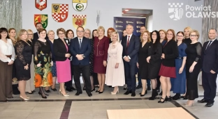 Nagrody i wyróżnienia dla nauczycieli i pracowników oświaty