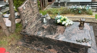 Kradzież wazonu z pomnika na starym cmentarzu w Oławie