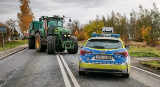 Zderzenie osobówki z ciągnikiem rolniczym