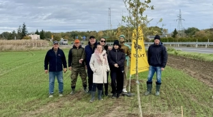Dziesięć lat oławskiego Probusa. Z tej okazji posadzili drzewa