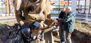 Trwają przygotowania do konserwacji rzeźby Tadeusza Tellera