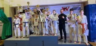 Dragon górą! Oławscy karatecy wracają z 14 pucharami