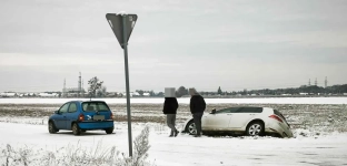 Uwaga kierowcy! Ślisko na drogach ulgi w Oławie