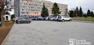 Więcej miejsc parkingowych przy szpitalu