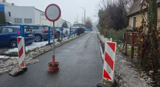 Na ulicy Nowej powstaje nowy chodnik. Ulica jest czasowo zamknięta