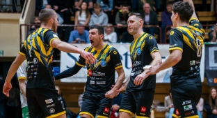 Jelczańskie Lwy wygrały derby! Ósmy triumfuje w sezonie