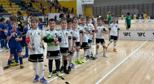 Młodzi piłkarze Błyskawicy Gać zdominowali Turniej Mikołajkowy