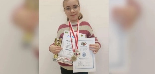 Podwójny sukces uczennicy z Osieku na Mistrzostwach Polski w warcabach