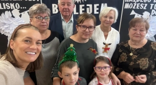 Kolędy i życzenia. Spotkanie opłatkowe Polskiego Związku Emerytów