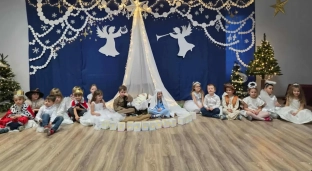 Świąteczna inscenizacja Malinek w przedszkolu