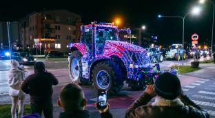 Świąteczna parada traktorów przyciągnęła tłumy
