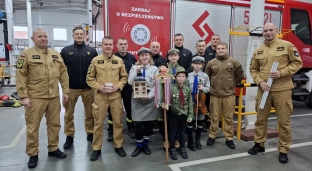 Ogień, który łączy. Harcerze przekazali Betlejemskie Światło Pokoju