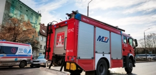 Zadymienie w kamienicy. Interweniowała straż pożarna