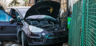 Zimowa aura wciąż niebezpieczna. Siedem kolizji jednego dnia