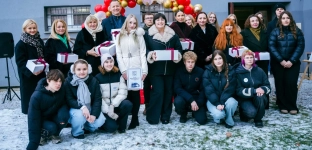 Oławskie liceum ma swoją letnią strefę. Pomysł, który wygrał i w końcu rozkwitł