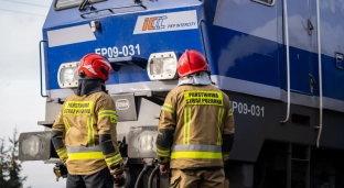 Śmiertelny wypadek na torach. Duże opóźnienia pociągów na trasie do Jelcza-Laskowic