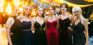 Bal Sobieskiego za nami. Wyjątkowa noc maturzystów [ZDJĘCIA]