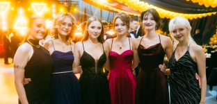 Bal Sobieskiego za nami. Wyjątkowa noc maturzystów [ZDJĘCIA]