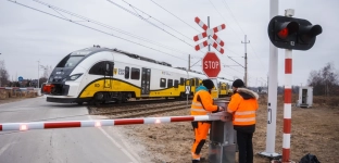 Jelcz-Laskowice: Będzie bezpieczniej. Nowe rogatki i sygnalizacja już działają