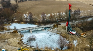 Najpierw mosty, potem nawierzchnia. Remont w Starym Górniku nabiera tempa