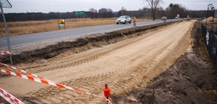 Pierwszy krok do trasy rowerowej do Oławy? Trwają prace przy ul. Oławskiej